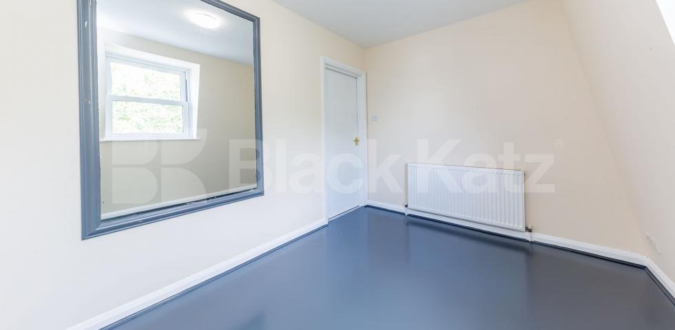 			REFURBISHED ONE BED WITH TERRACE, 1 Bedroom, 1 bath, 1 reception Apartment			 Dalston Lane E8, HACKNEY DOWNS / HACKNEY CENTRAL