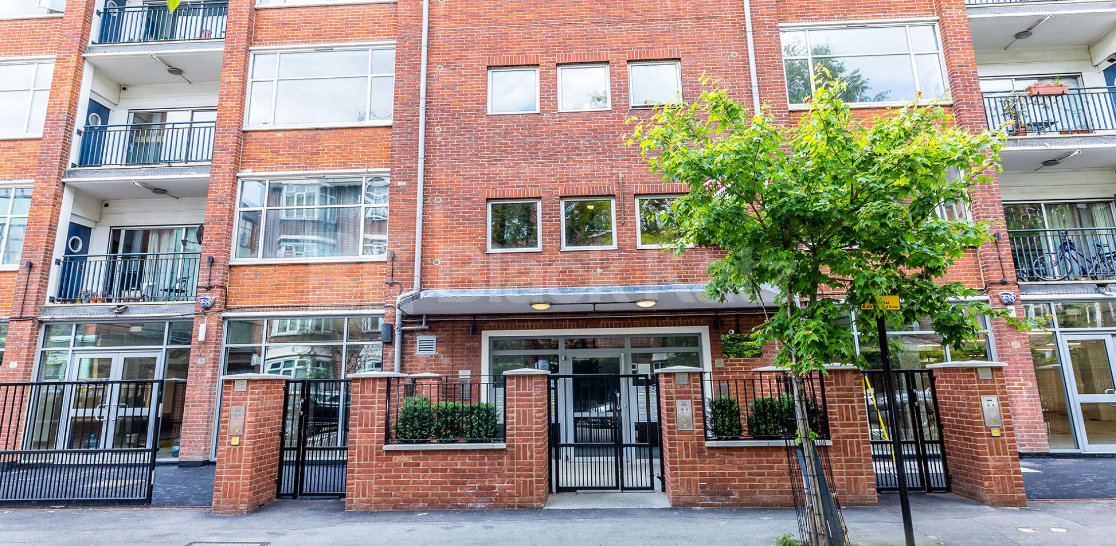			VIRTUAL TOUR AVAILABLE!, 2 Bedroom, 1 bath, 1 reception Apartment			 GROVE HOUSE-TUDOR ROAD, HACKNEY-BETHNAL GREEN-LONDON FIELDS