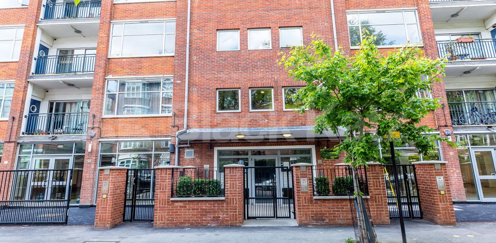 			VIRTUAL TOUR AVAILABLE!, 2 Bedroom, 1 bath, 1 reception Apartment			 GROVE HOUSE-TUDOR ROAD, HACKNEY-BETHNAL GREEN-LONDON FIELDS