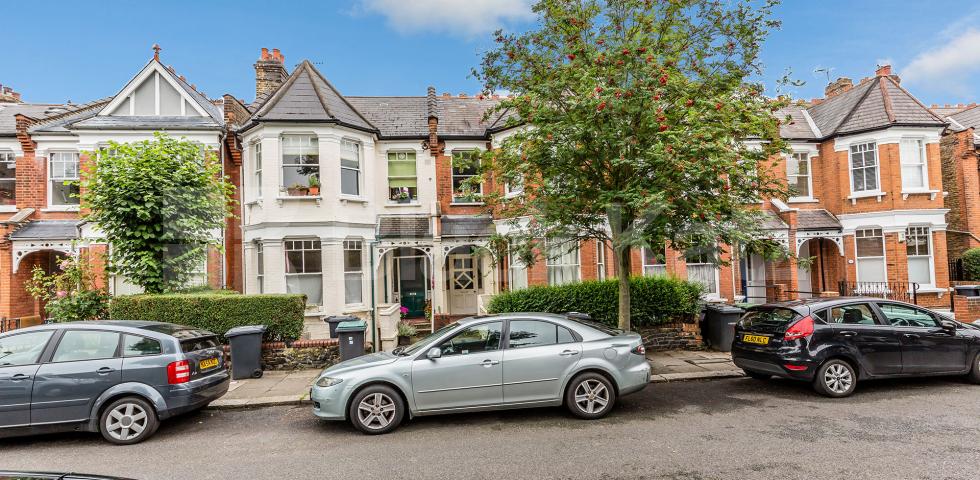 			RENT INCLUSIVE OF CTAX!, 3 Bedroom, 1 bath, 1 reception Flat			 Coniston Road, Crouch End