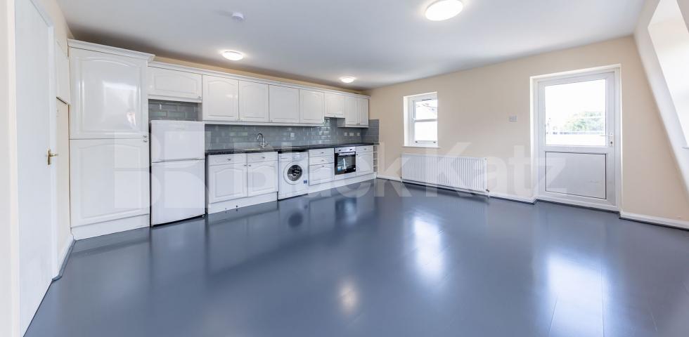 			REFURBISHED ONE BED WITH TERRACE, 1 Bedroom, 1 bath, 1 reception Apartment			 Dalston Lane E8, HACKNEY DOWNS / HACKNEY CENTRAL