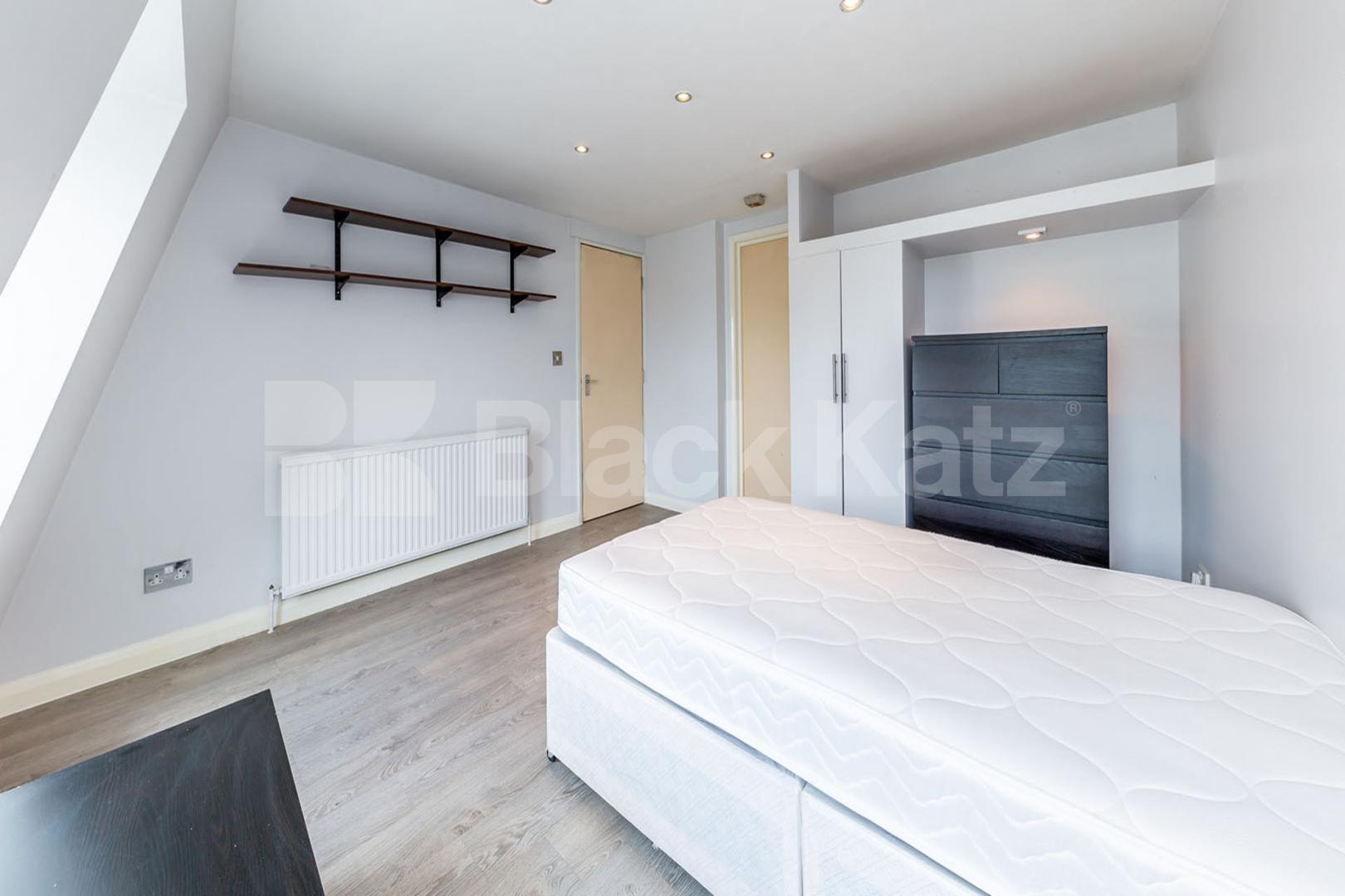 spacious 1 bedroom property on the top floor with Balcony Dalston Lane, Dalston
