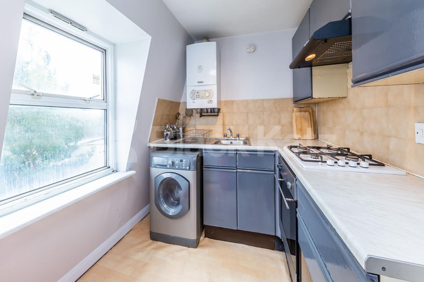 2 bedroom property for 2 sharers with balcony in Dalston  Dalston Lane, Dalston