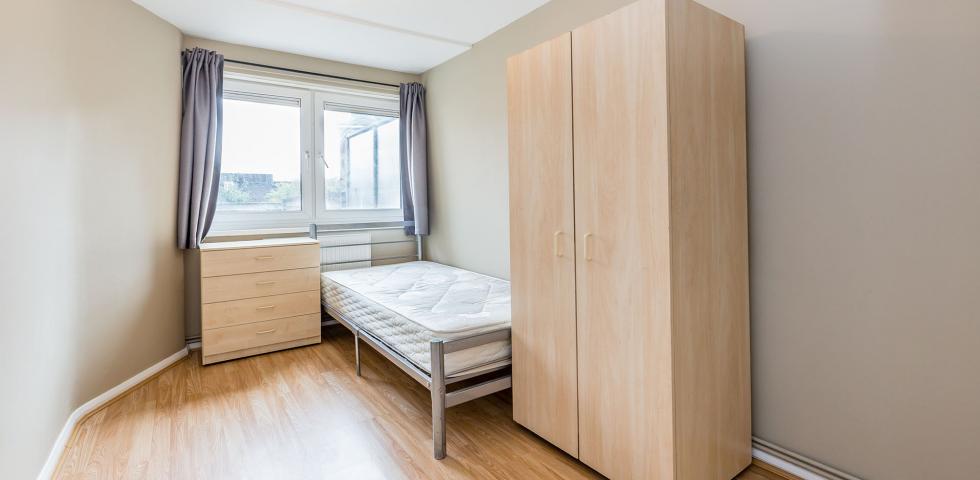 			5 BEDROOM PLUS LOUNGE, 5 Bedroom, 1 bath, 1 reception Apartment			 Pauntley Street N19, ARCHWAY N19
