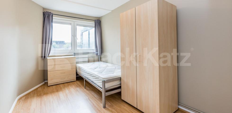 			5 BEDROOM PLUS LOUNGE, 5 Bedroom, 1 bath, 1 reception Apartment			 Pauntley Street N19, ARCHWAY N19