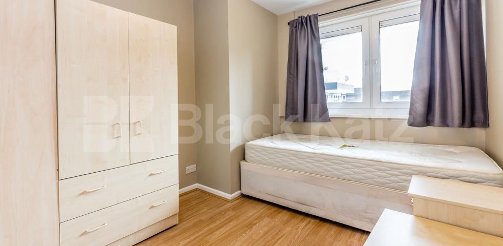 			SPLIT LEVEL 5 BED MINS TO TUBE!, 5 Bedroom, 1 bath, 1 reception Flat			 Pauntley Street, ARCHWAY 