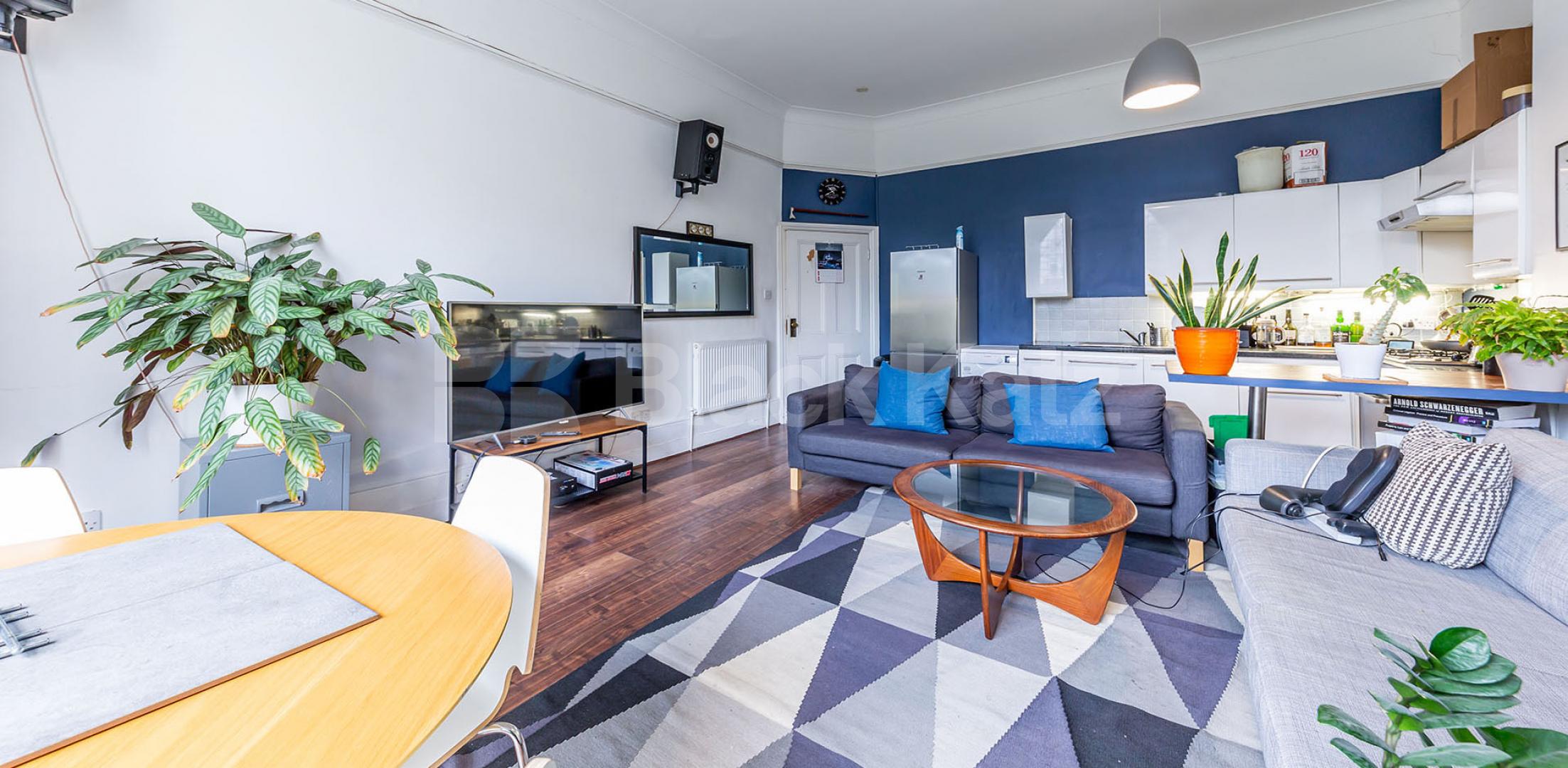 			Amazing 2 bedroom apartment close to the Broadway , 2 Bedroom, 1 bath, 1 reception Apartment			 Haringey Park, Crouch End