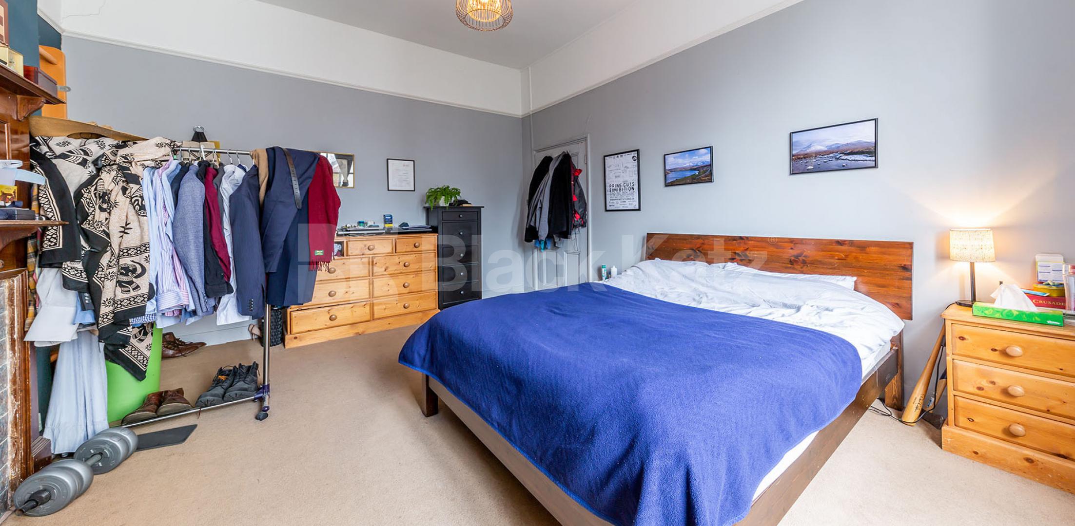 			Amazing 3 bedroom apartment close to the Broadway , 3 Bedroom, 1 bath, 1 reception Apartment			 Haringey Park, Crouch End