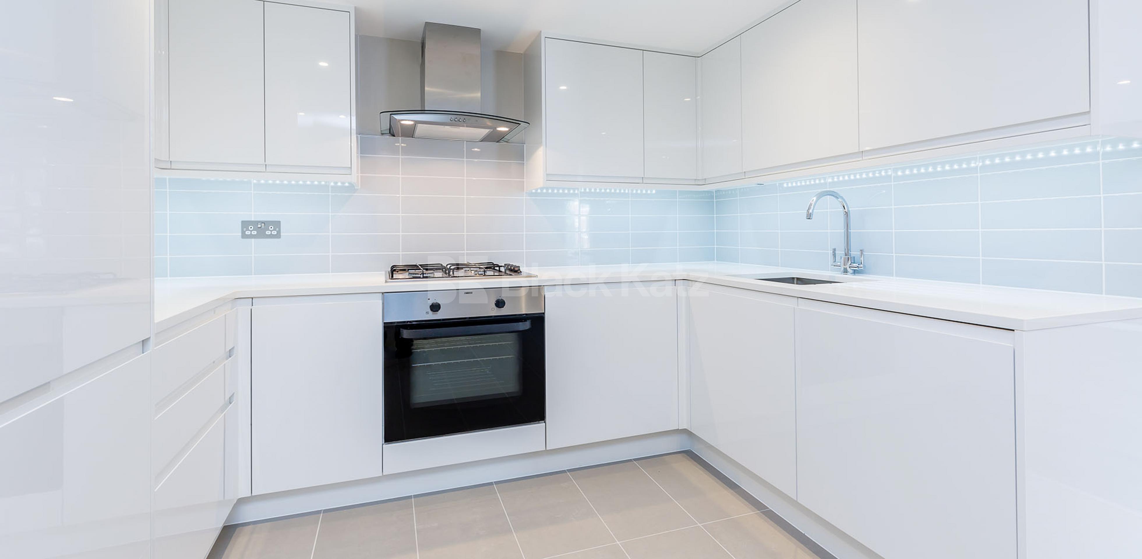 			4 Bedroom, 1 bath, 1 reception Apartment			 Morpeth Street , BETHNAL GREEN-SHOREDITCH  E2