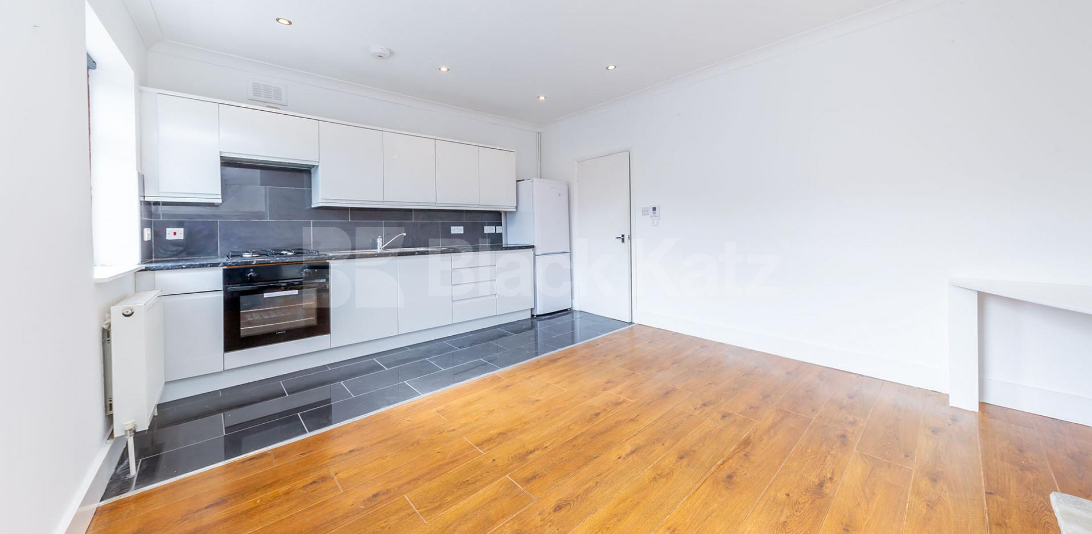 			New Instruction!, 1 Bedroom, 1 bath, 1 reception Flat			 Nursery Road , Southgate