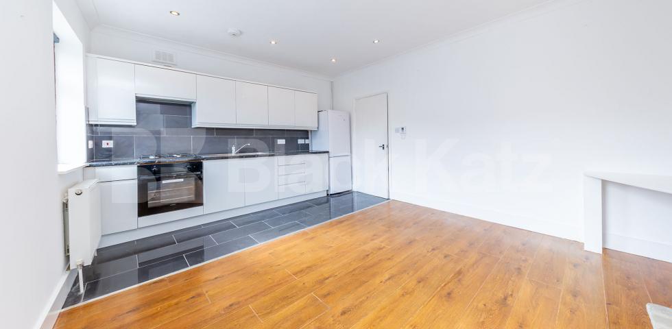 			New Instruction!, 1 Bedroom, 1 bath, 1 reception Flat			 Nursery Road , Southgate