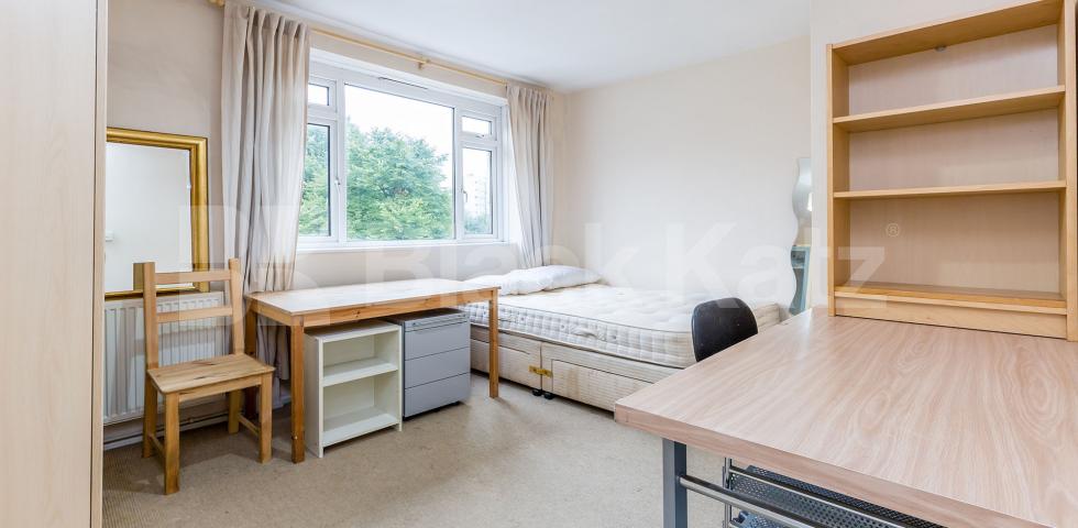 Recently refurbished 3 bedroom flat in a great location Harrington Street, Camden / Euston