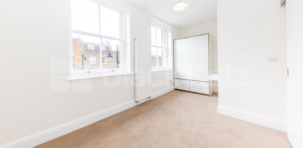 			2 BED 2 BATH , 2 Bedroom, 2 bath, 1 reception Maisonette			 White Conduit Street, ANGEL-ISLINGTON