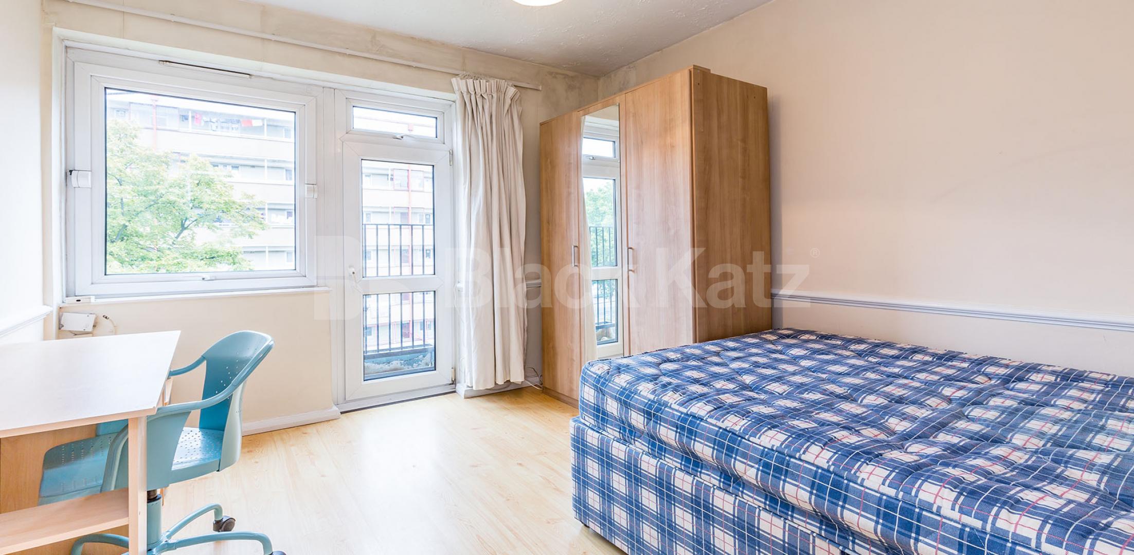 Recently refurbished 3 bedroom flat in a great location Harrington Street, Camden / Euston