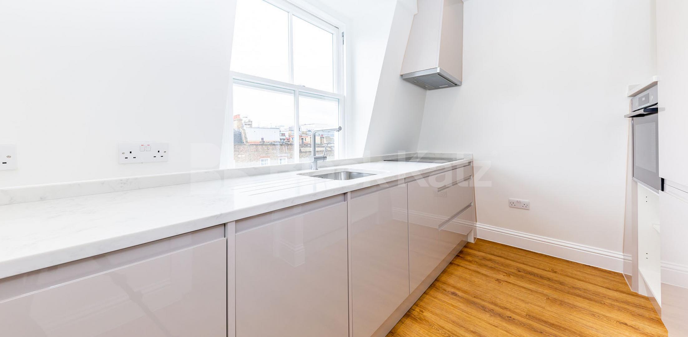 			2 BED 2 BATH , 2 Bedroom, 2 bath, 1 reception Maisonette			 White Conduit Street, ANGEL-ISLINGTON