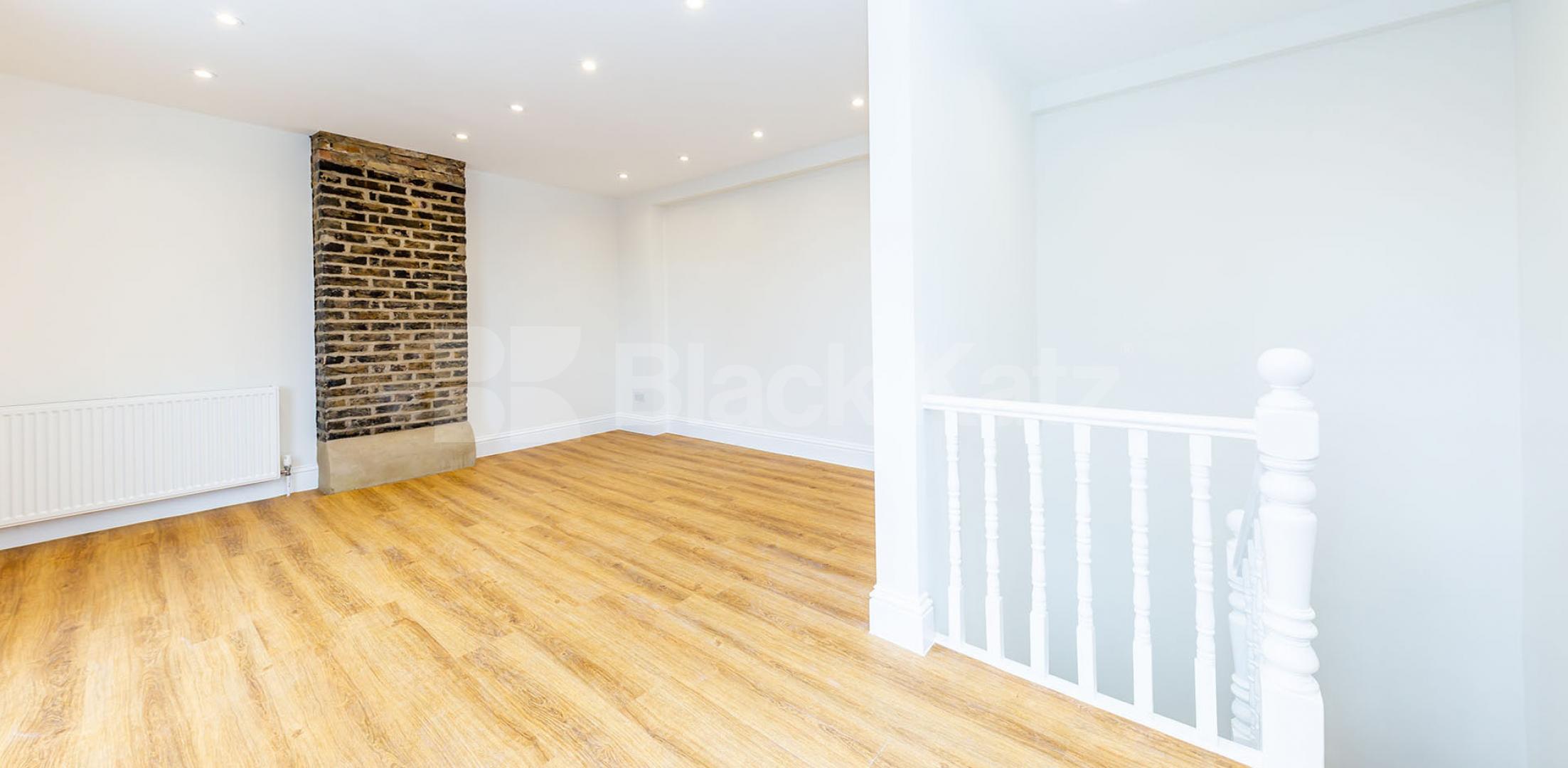 			2 BED 2 BATH , 2 Bedroom, 2 bath, 1 reception Maisonette			 White Conduit Street, ANGEL-ISLINGTON