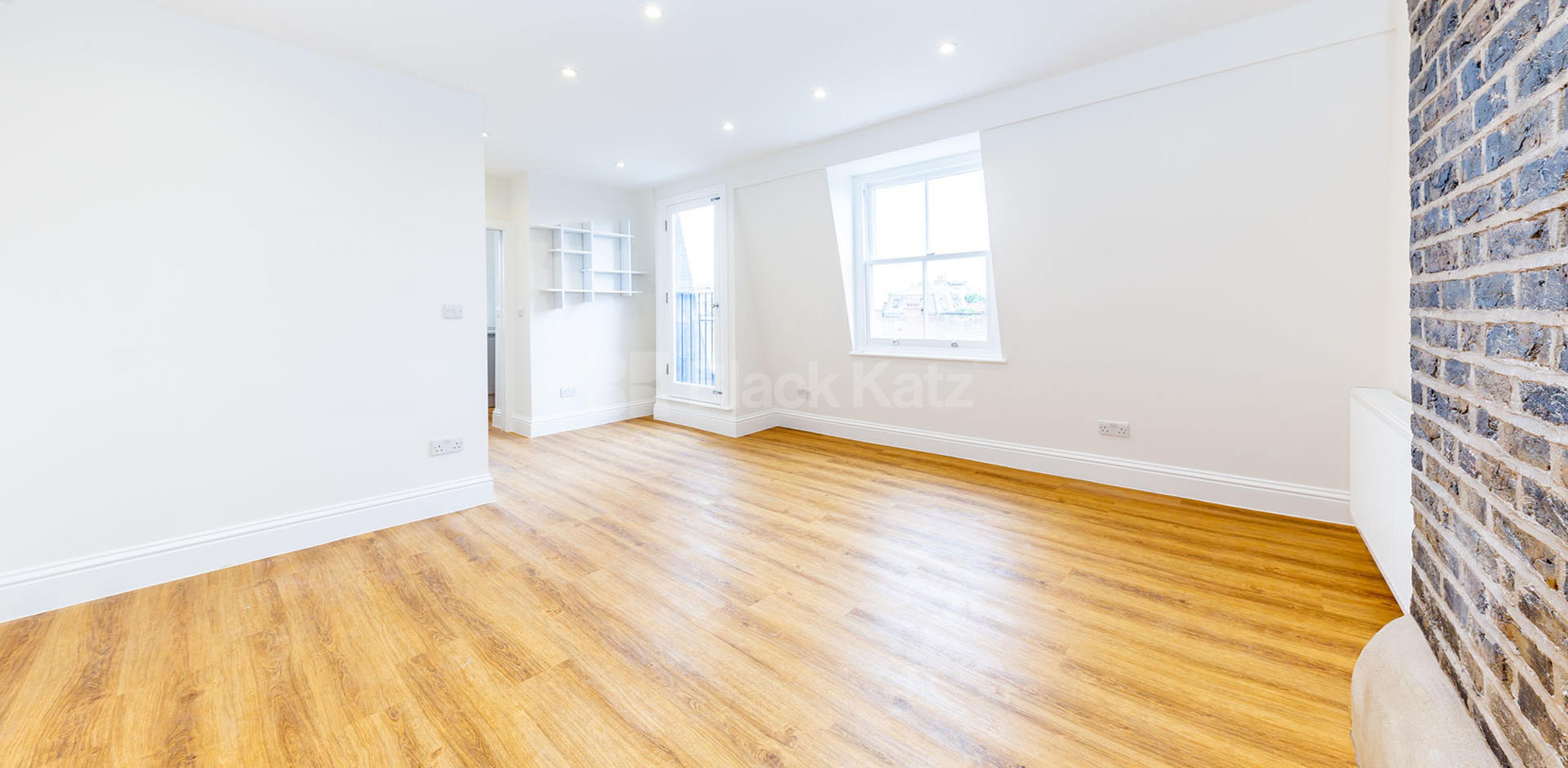 			2 BED 2 BATH , 2 Bedroom, 2 bath, 1 reception Maisonette			 White Conduit Street, ANGEL-ISLINGTON N1