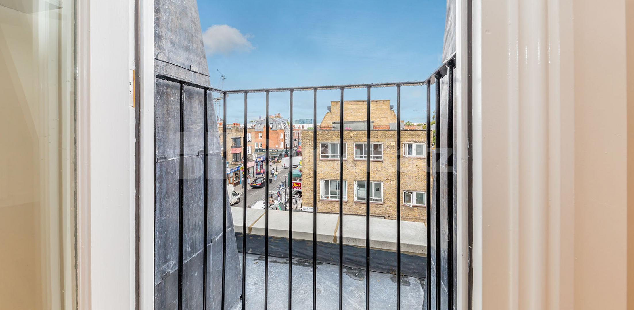 			2 BED 2 BATH , 2 Bedroom, 2 bath, 1 reception Maisonette			 White Conduit Street, ANGEL-ISLINGTON