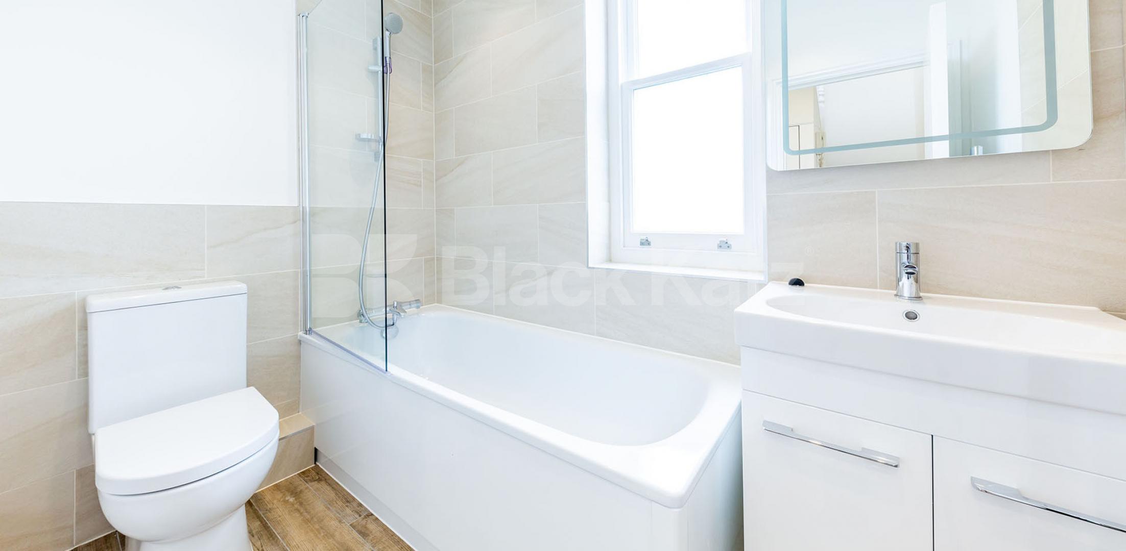 			2 BED 2 BATH , 2 Bedroom, 2 bath, 1 reception Maisonette			 White Conduit Street, ANGEL-ISLINGTON