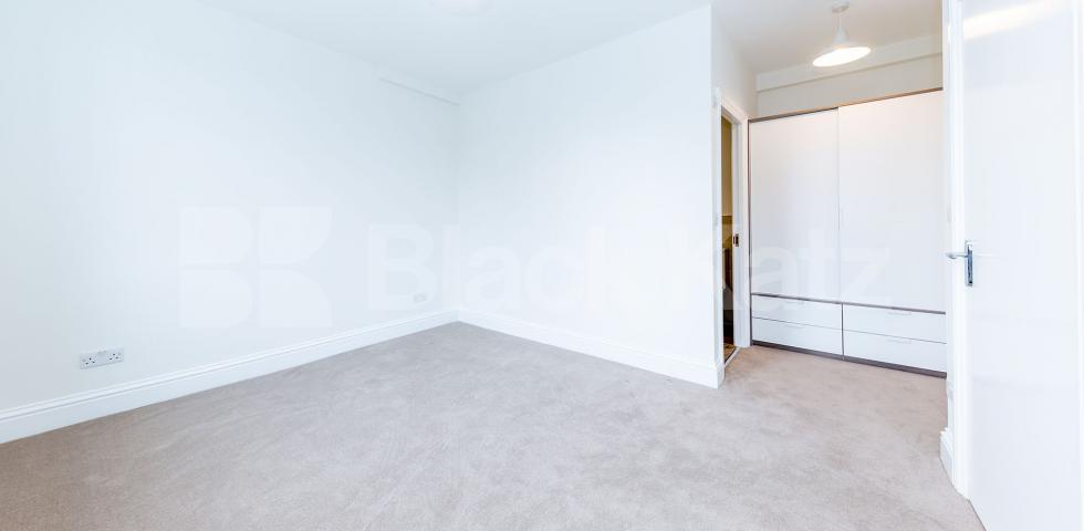 			2 BED 2 BATH , 2 Bedroom, 2 bath, 1 reception Maisonette			 White Conduit Street, ANGEL-ISLINGTON