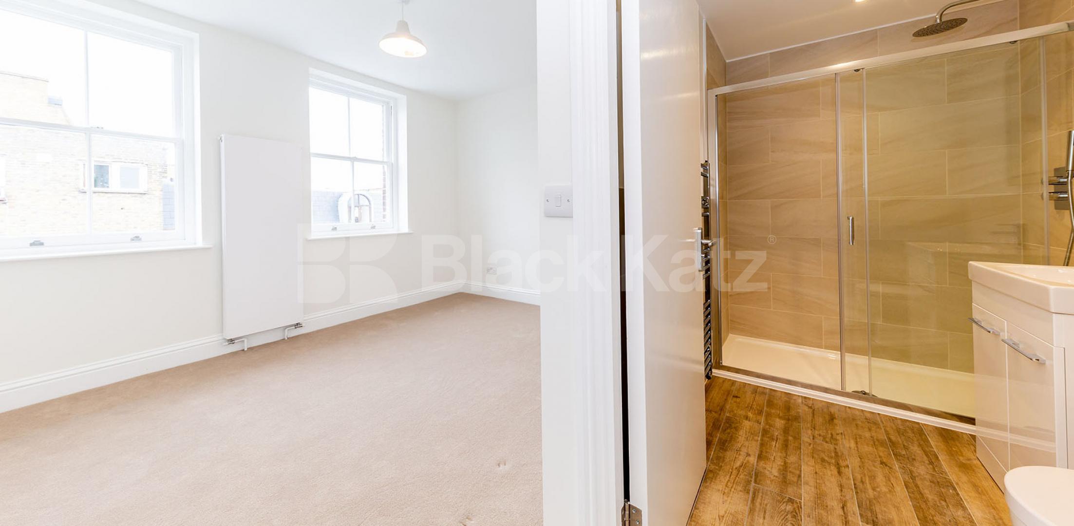 			2 BED 2 BATH , 2 Bedroom, 2 bath, 1 reception Maisonette			 White Conduit Street, ANGEL-ISLINGTON