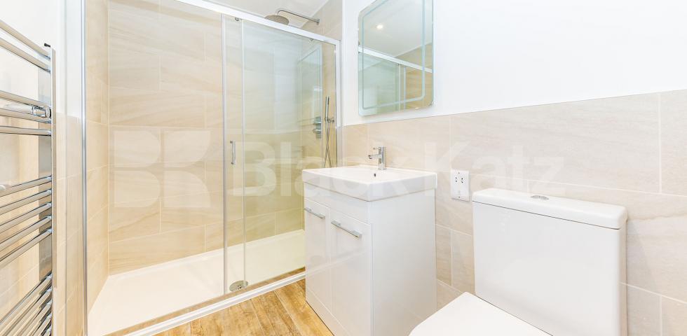 			2 BED 2 BATH , 2 Bedroom, 2 bath, 1 reception Maisonette			 White Conduit Street, ANGEL-ISLINGTON