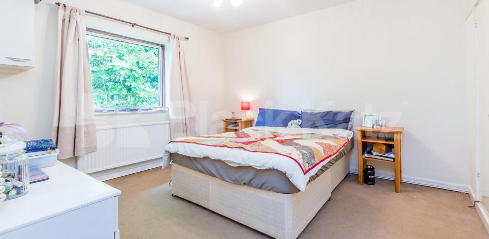 			NEW INSTRUCTION!, 3 Bedroom, 1 bath, 1 reception Flat			 Sheldon Avenue, HIGHGATE