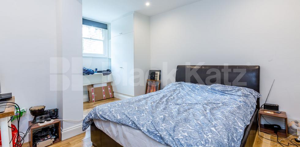 			MUST SEE NEAR HIGHGATE VILLAGE!, 2 Bedroom, 2 bath, 1 reception Apartment			 Hornsey Lane, HIGHGATE