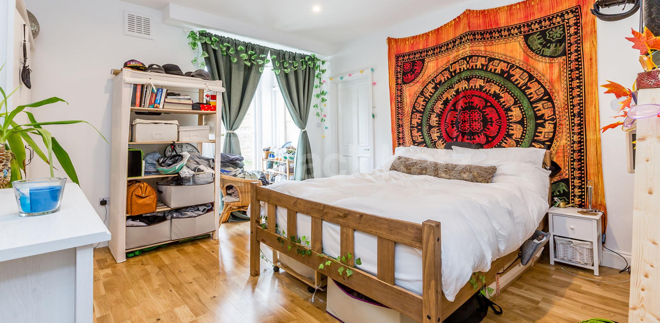 			MUST SEE NEAR HIGHGATE VILLAGE!, 2 Bedroom, 2 bath, 1 reception Apartment			 Hornsey Lane, HIGHGATE