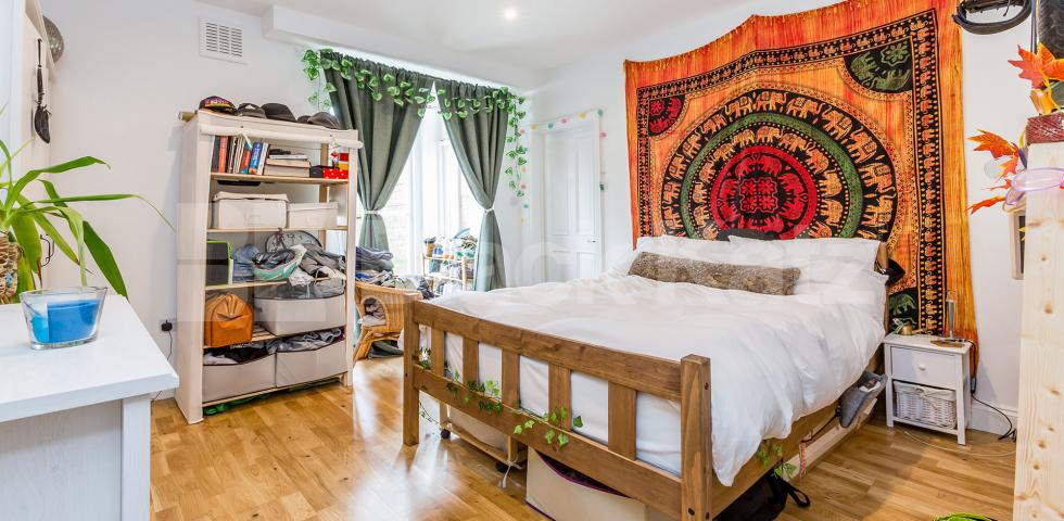 			MUST SEE NEAR HIGHGATE VILLAGE!, 2 Bedroom, 2 bath, 1 reception Apartment			 Hornsey Lane, HIGHGATE