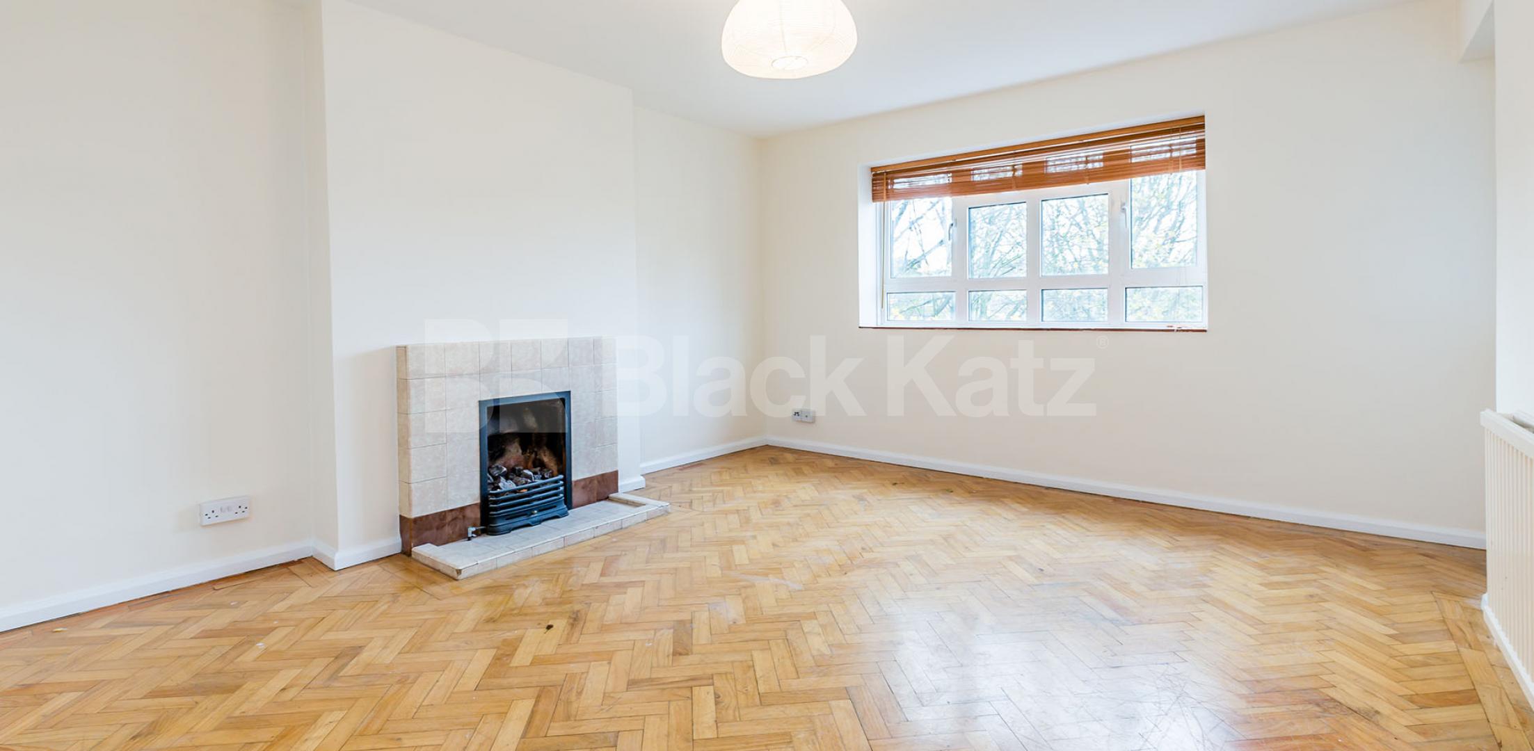 			New Instruction In Heart Of Crouch End !, 3 Bedroom, 1 bath, 1 reception Flat			 Lynton Road , Crouch End