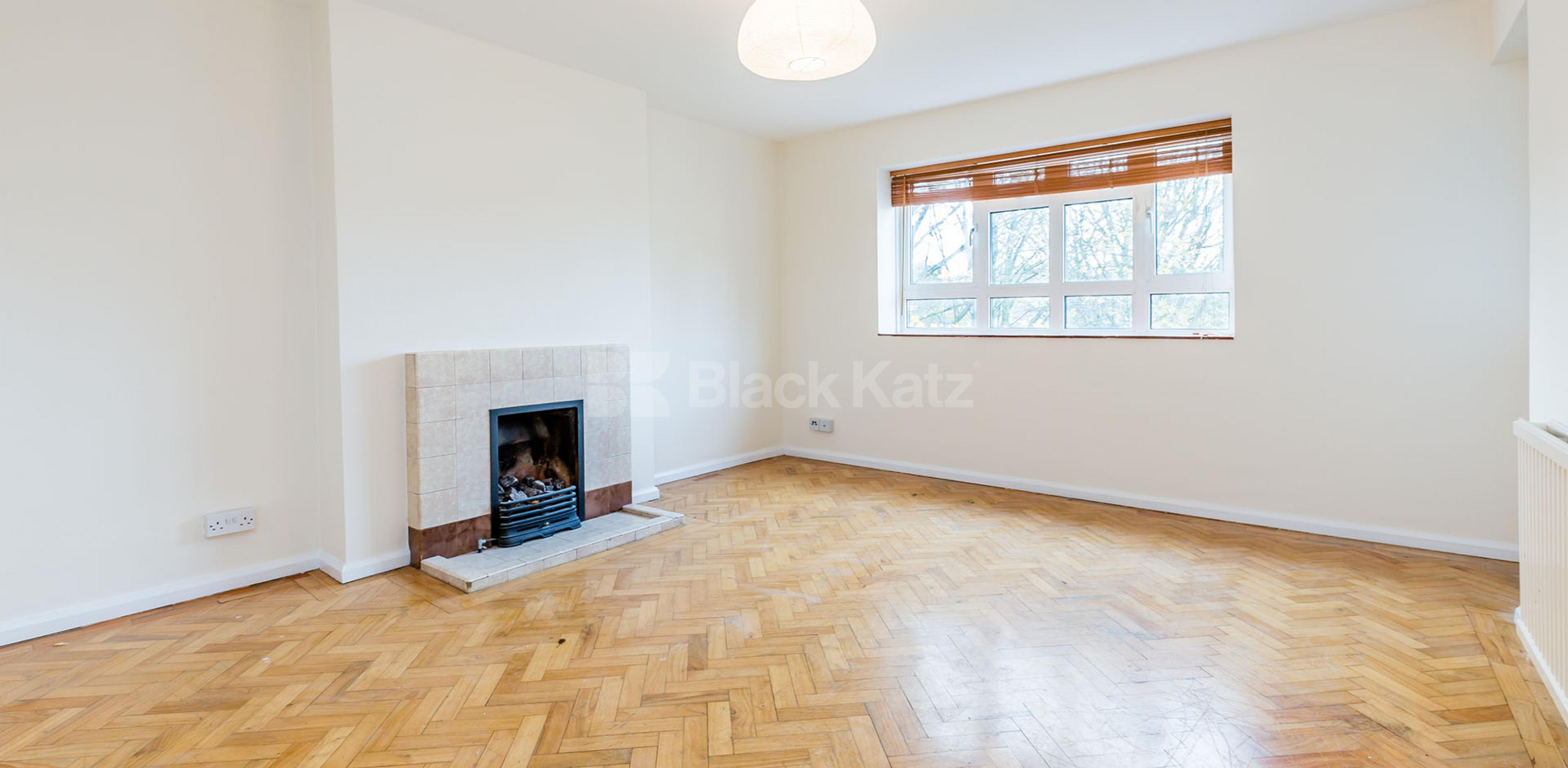 			New Instruction In Heart Of Crouch End !, 3 Bedroom, 1 bath, 1 reception Flat			 Lynton Road , Crouch End N8