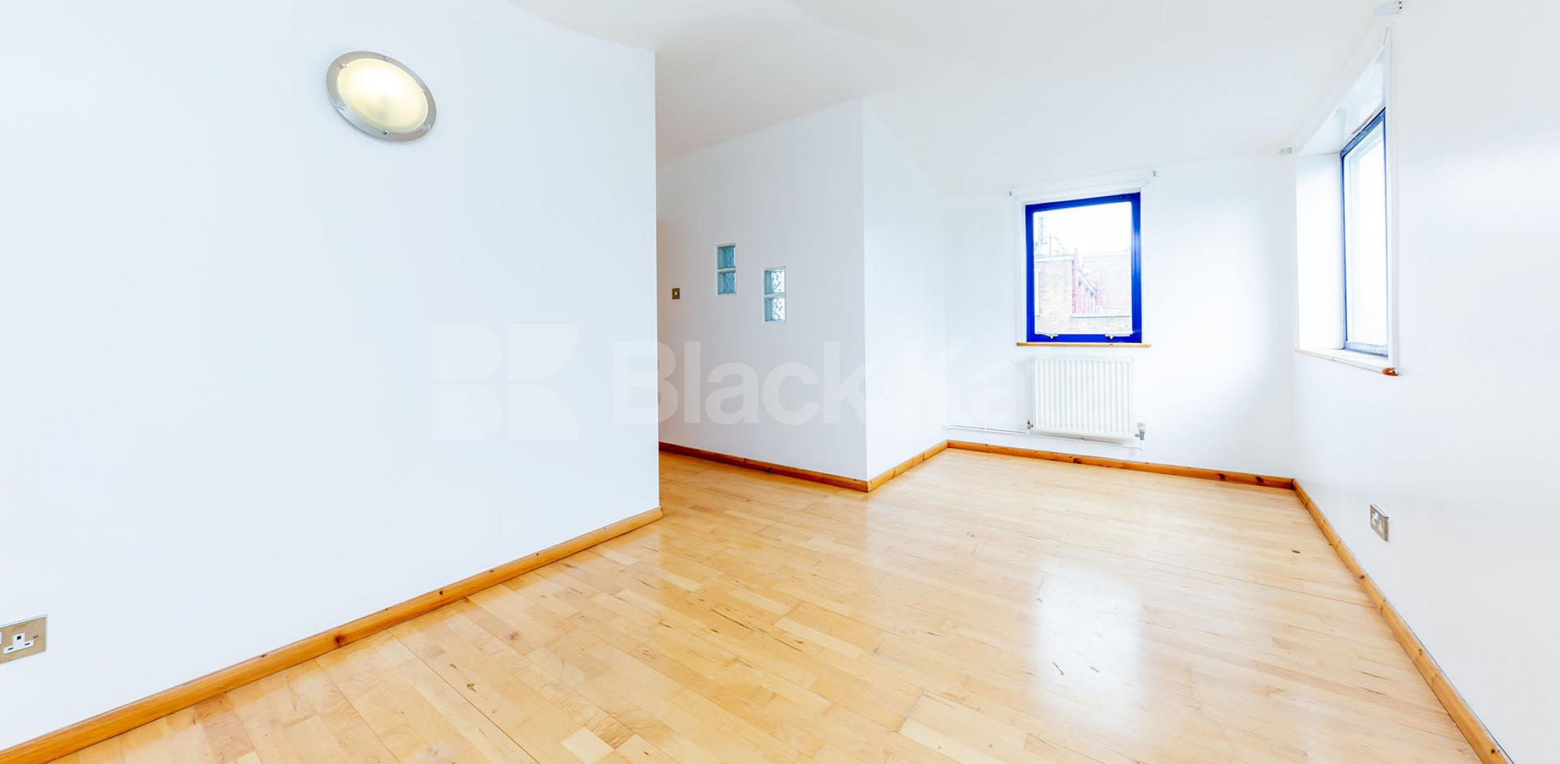 			STUNNING 1 BED WAREHOUSE APARTMENT, 1 Bedroom, 1 bath, 1 reception Apartment			 Dove Road, CANONBURY-ISLINGTON