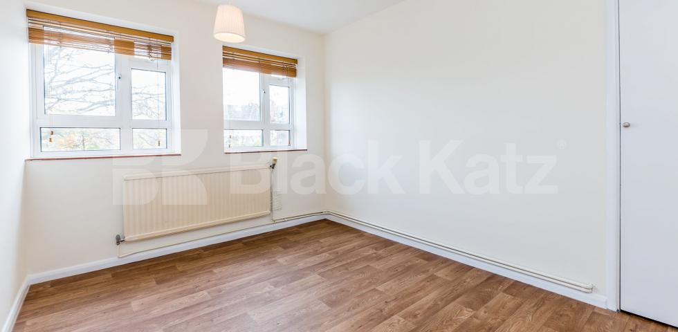 			New Instruction In Heart Of Crouch End !, 3 Bedroom, 1 bath, 1 reception Flat			 Lynton Road , Crouch End