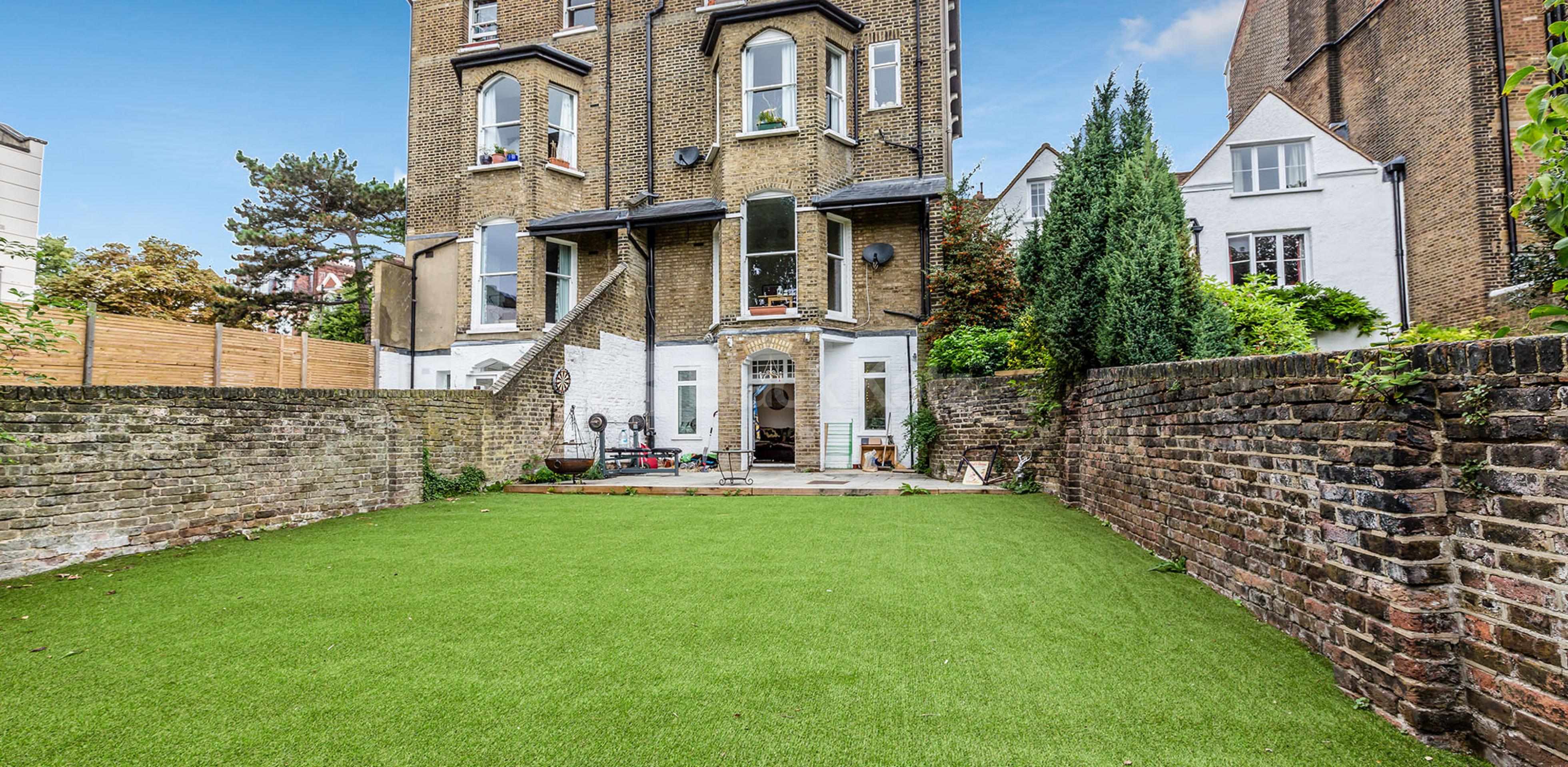 			MUST SEE NEAR HIGHGATE VILLAGE!, 2 Bedroom, 2 bath, 1 reception Apartment			 Hornsey Lane, HIGHGATE N6