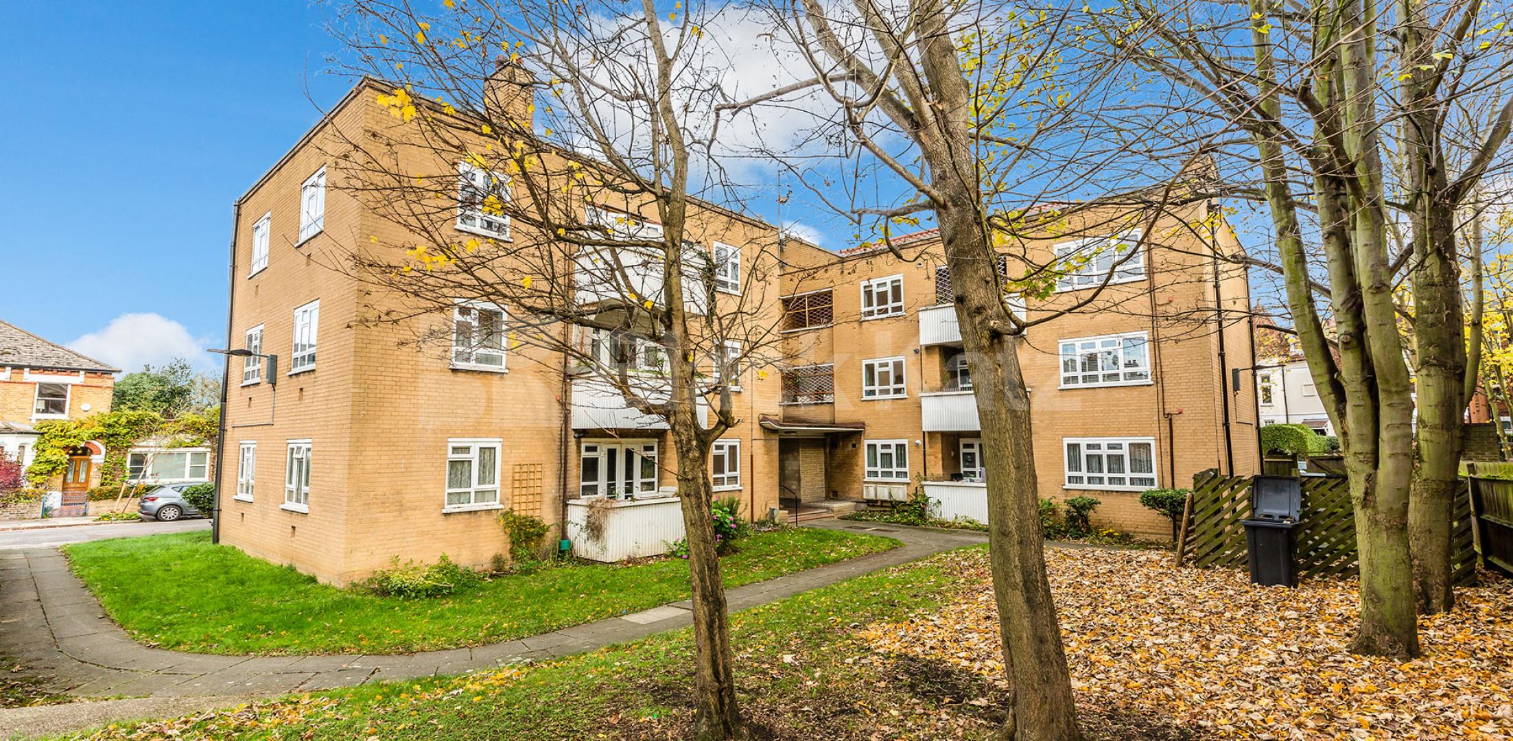 			New Instruction In Heart Of Crouch End !, 3 Bedroom, 1 bath, 1 reception Flat			 Lynton Road , Crouch End