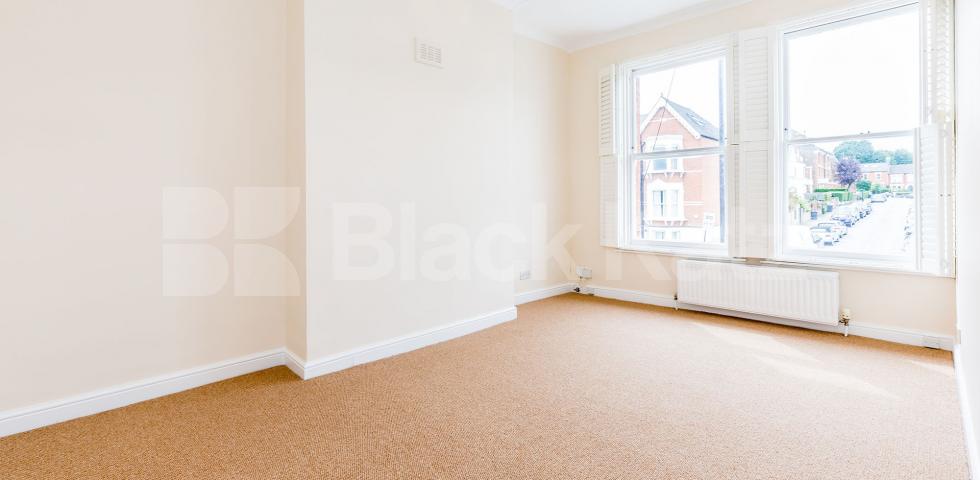 			2 Bedroom, 1 bath, 1 reception Flat			 Ferme Park road, Crouch End