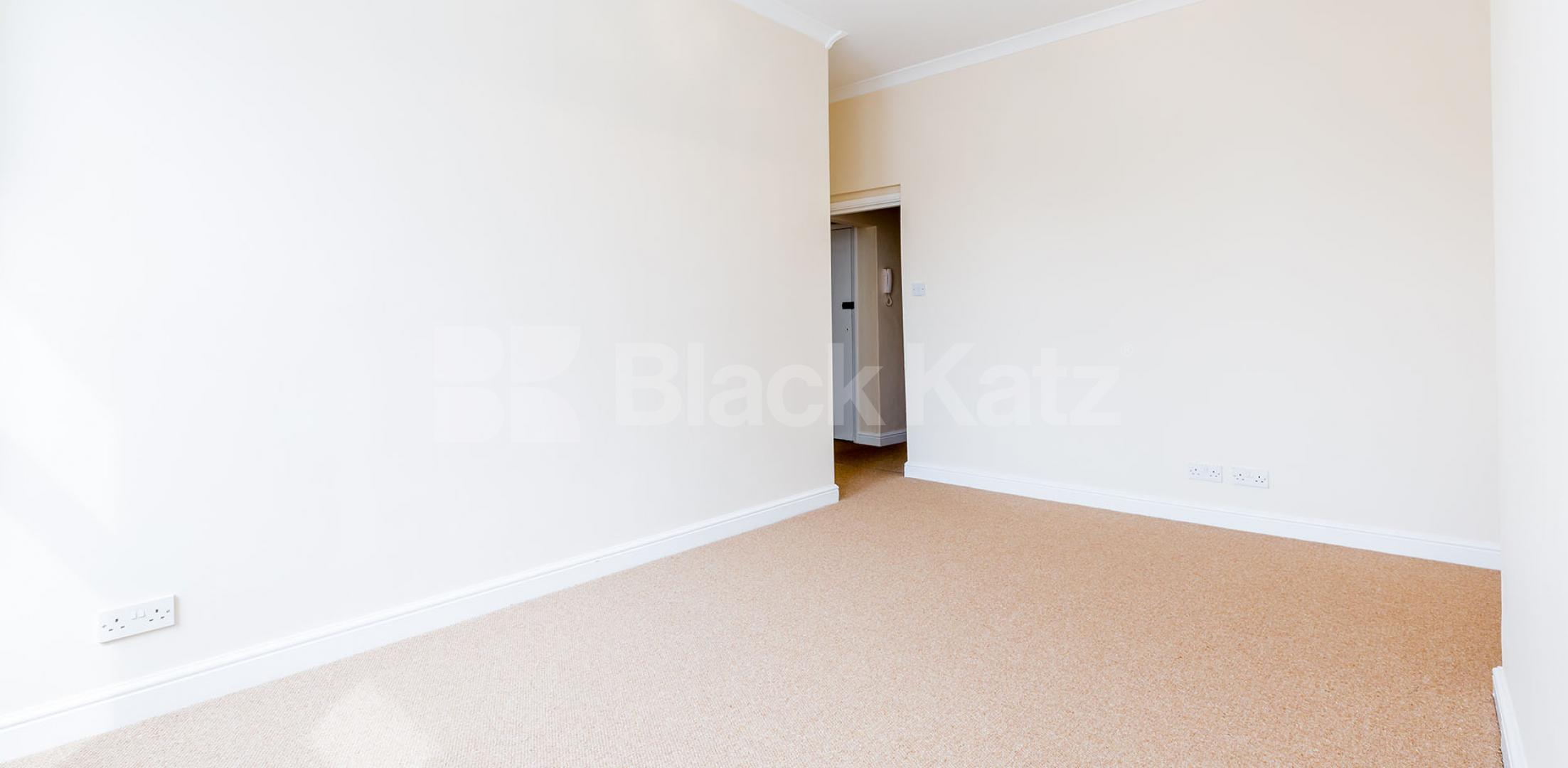 			2 Bedroom, 1 bath, 1 reception Flat			 Ferme Park road, Crouch End