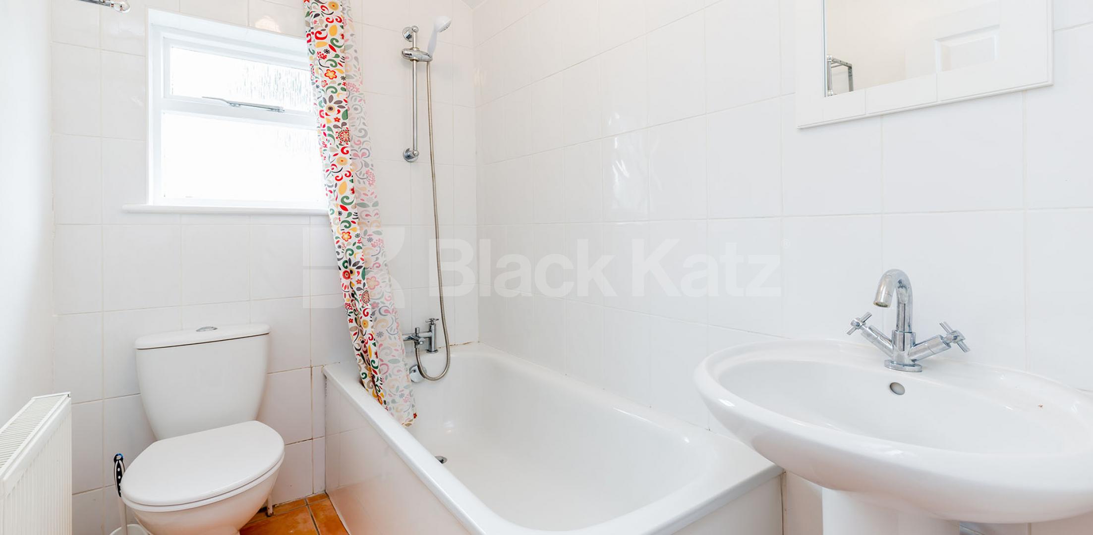 			2 Bedroom, 1 bath, 1 reception Flat			 Ferme Park road, Crouch End