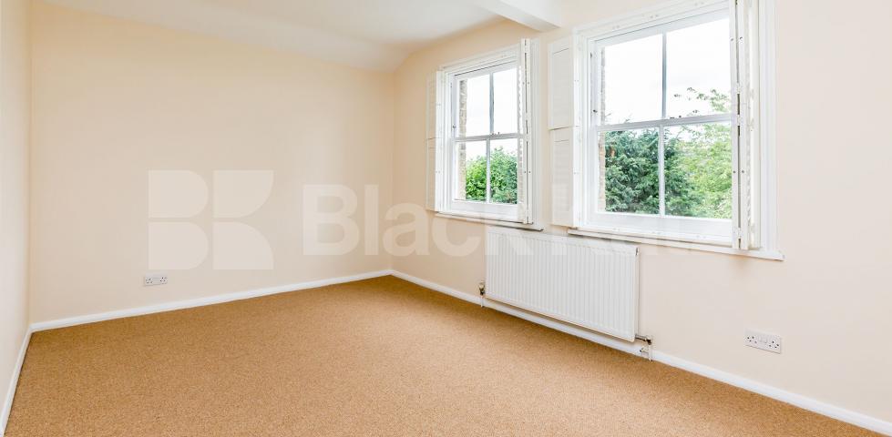 			2 Bedroom, 1 bath, 1 reception Flat			 Ferme Park road, Crouch End