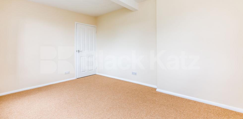 			2 Bedroom, 1 bath, 1 reception Flat			 Ferme Park road, Crouch End
