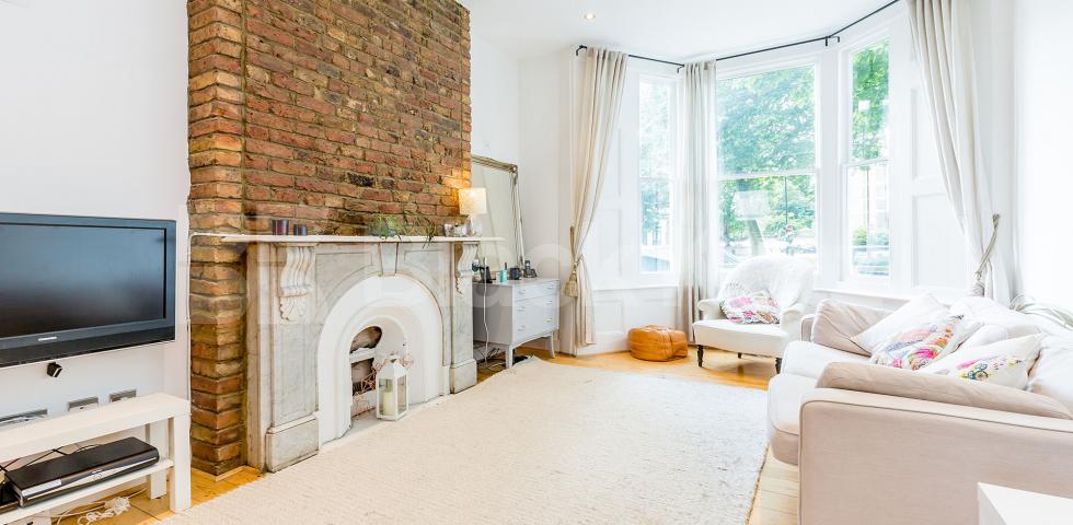 			STUNNING 3 BEDROOM GARDEN FLAT, 3 Bedroom, 1 bath, 1 reception Flat			 Northwold Road, STOKE NEWINGTON