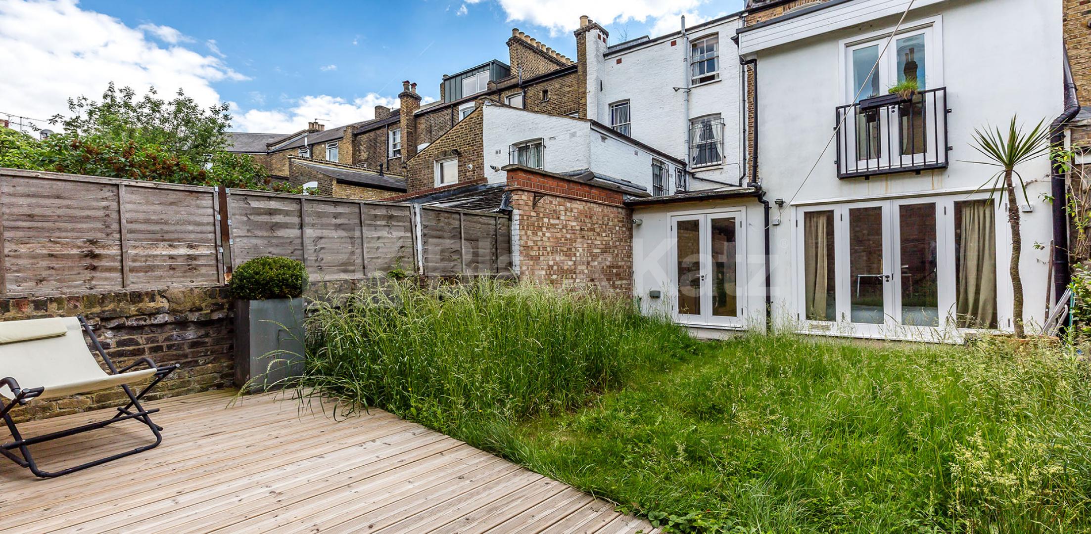 			STUNNING 3 BEDROOM GARDEN FLAT, 3 Bedroom, 1 bath, 1 reception Flat			 Northwold Road, STOKE NEWINGTON