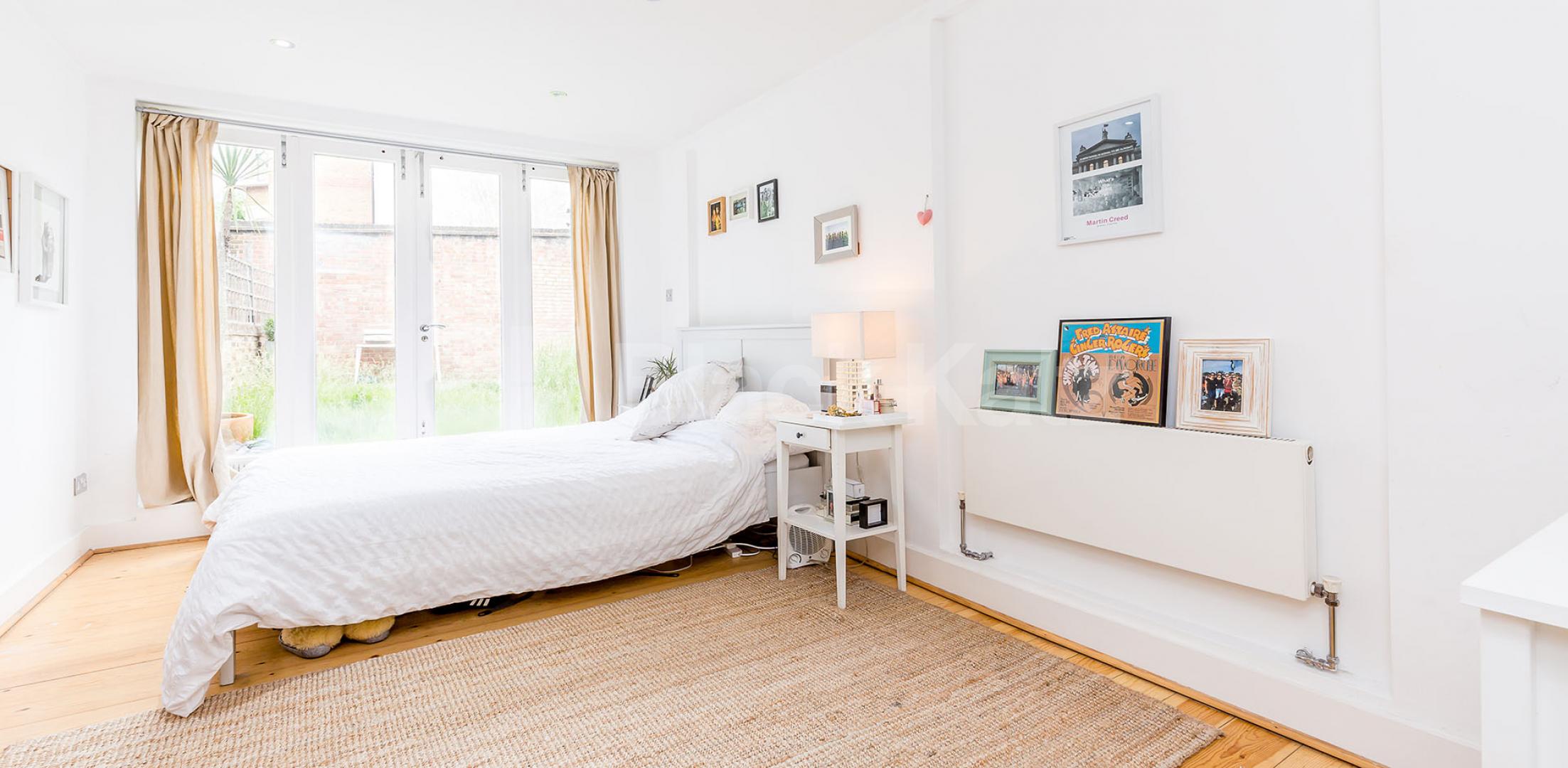 			STUNNING 3 BEDROOM GARDEN FLAT, 3 Bedroom, 1 bath, 1 reception Flat			 Northwold Road, STOKE NEWINGTON