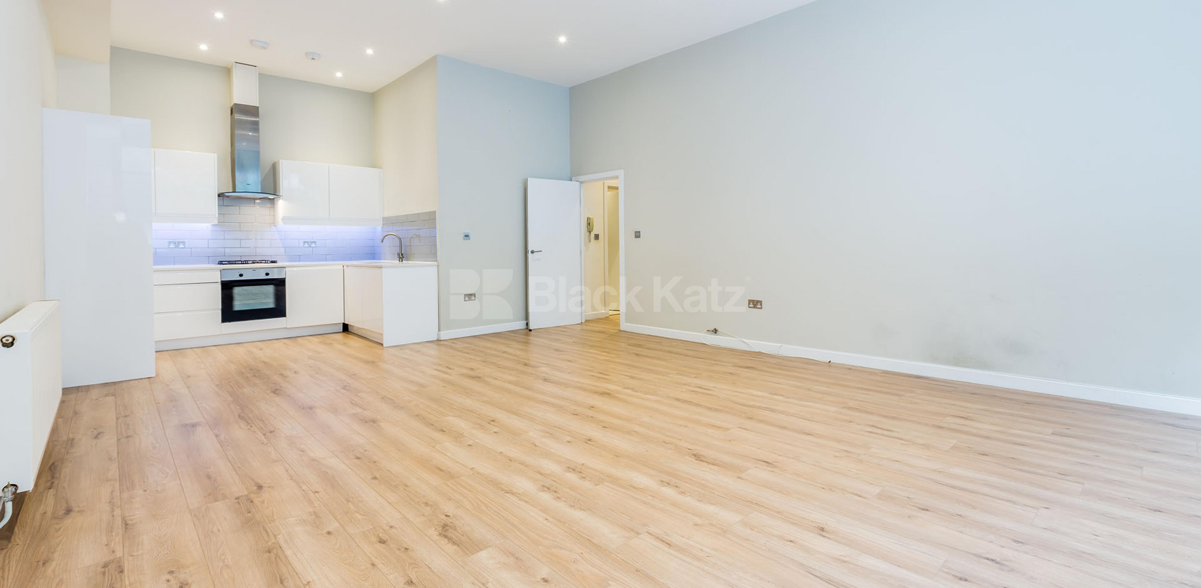			WAREHOUSE CONVERSION IN ANGEL-OLD STREET-SHOREDITCH, 1 Bedroom, 1 bath, 1 reception Flat			 EAGLE HOUSE-EAGLE WHARF ROAD, ANGEL-OLD STREET-SHOREDITCH N1