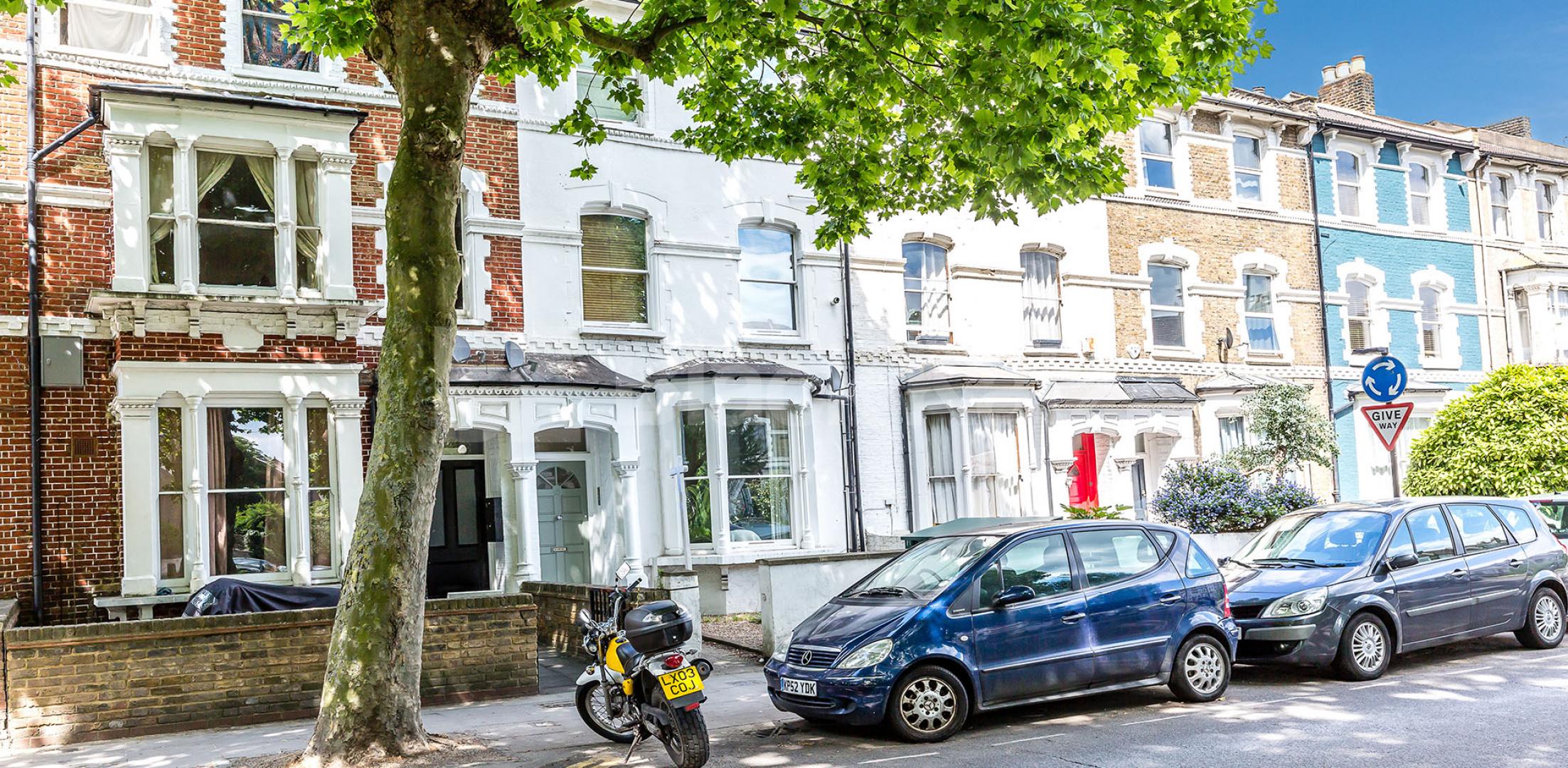 			STUNNING 3 BEDROOM GARDEN FLAT, 3 Bedroom, 1 bath, 1 reception Flat			 Northwold Road, STOKE NEWINGTON
