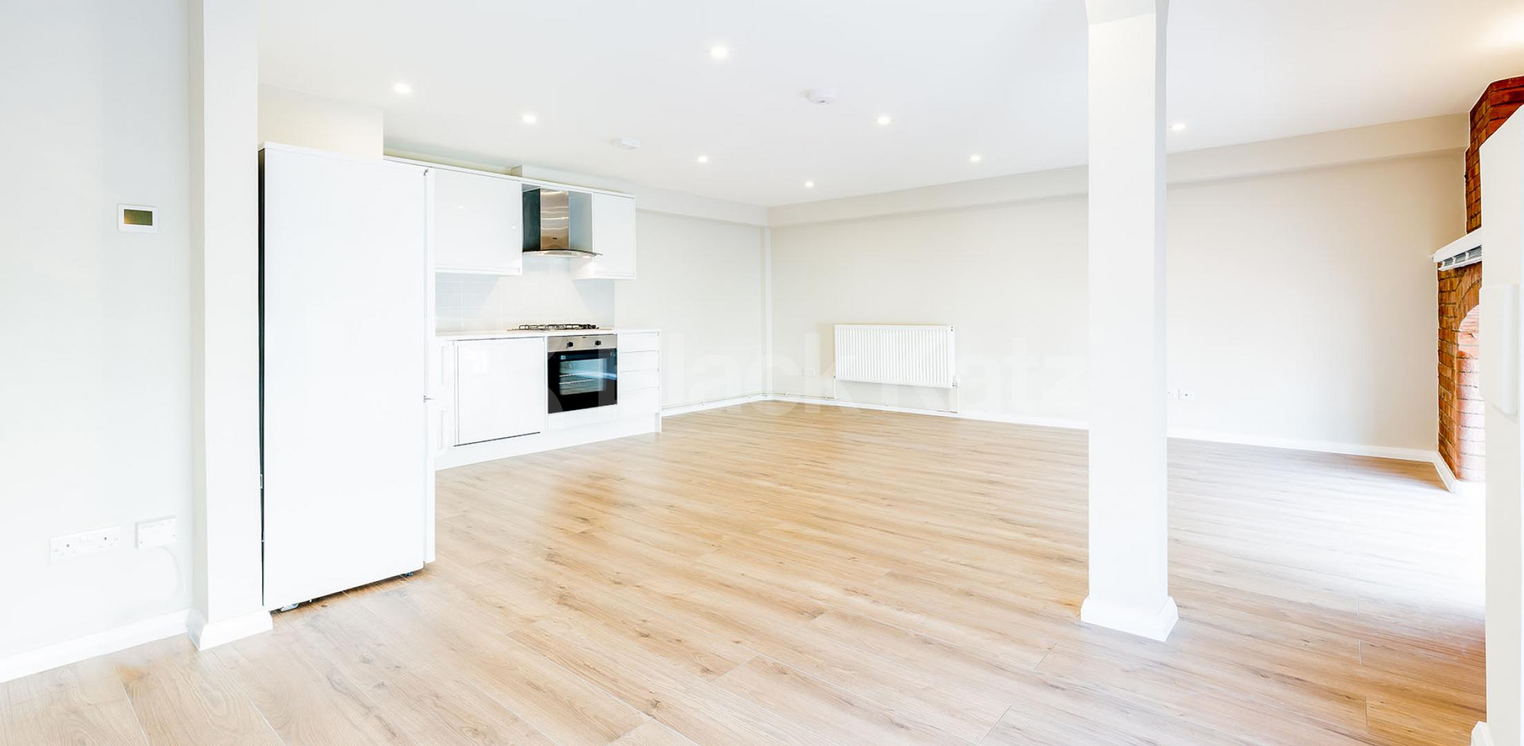 			NEWLY REFURBISHED WAREHOUSE CONVERSION, 1 Bedroom, 1 bath, 1 reception Flat			 Henshall Street, ISLINGTON-CANONBURY