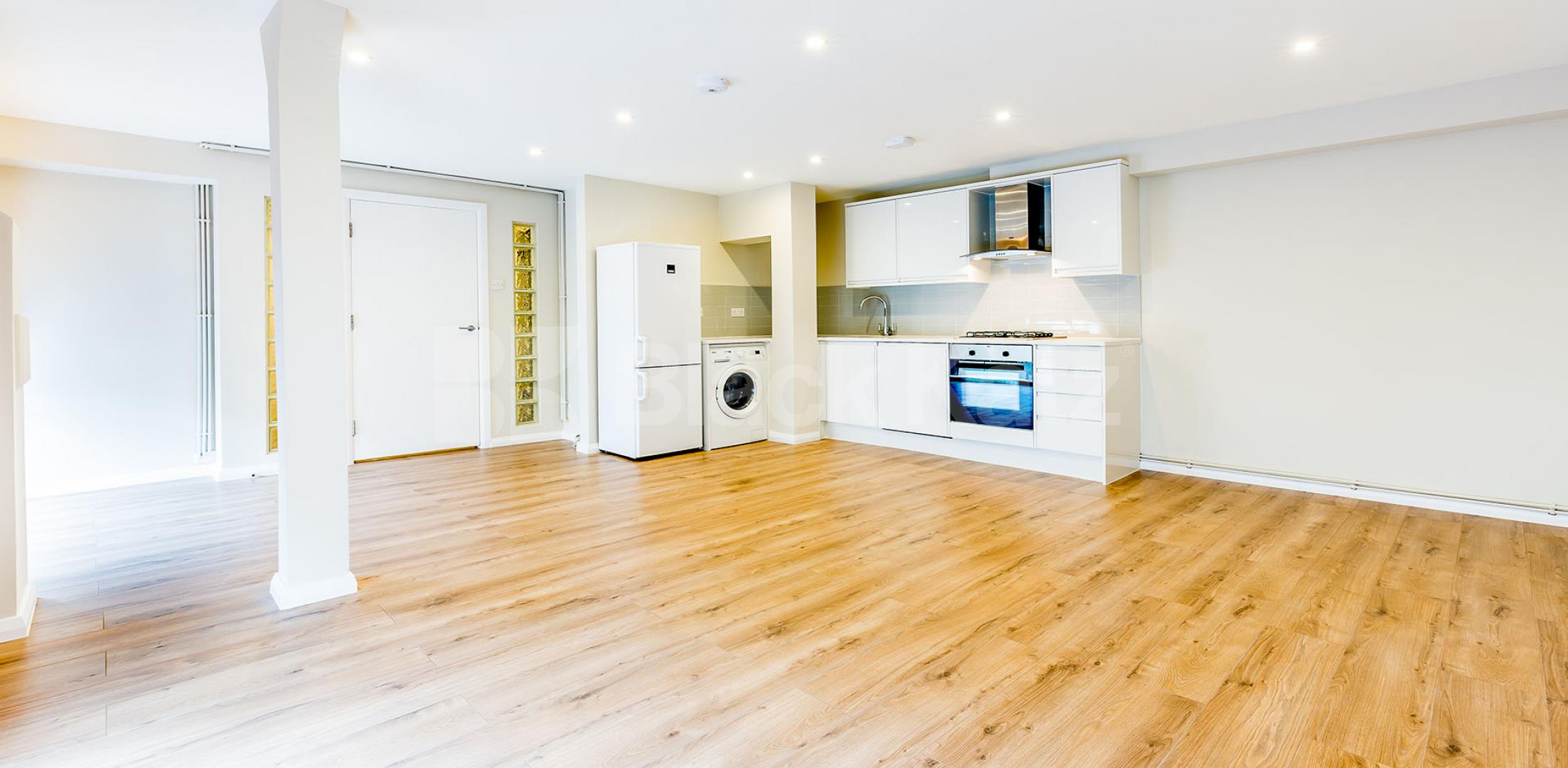 			NEWLY REFURBISHED WAREHOUSE CONVERSION, 1 Bedroom, 1 bath, 1 reception Flat			 Henshall Street, ISLINGTON-CANONBURY