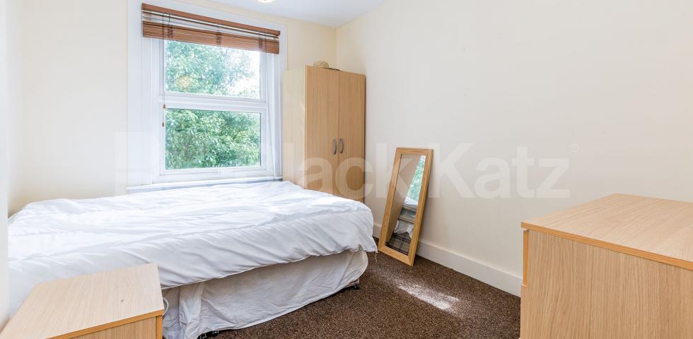 			NEW INSTRUCTION!, 3 Bedroom, 1 bath, 1 reception Flat			 Hampden Road, Haringey