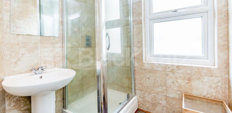 			3 Bedroom, 1 bath, 1 reception Flat			 Hampden Road, Haringey